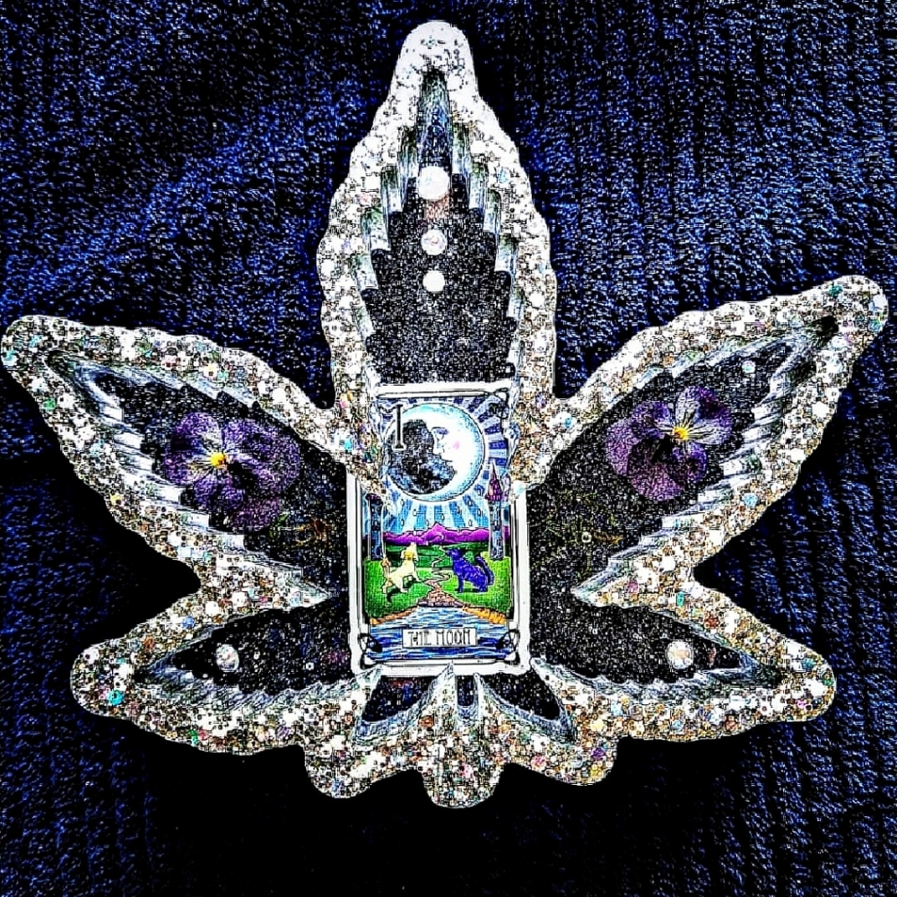 Glow in the dark silver medium size ashtray